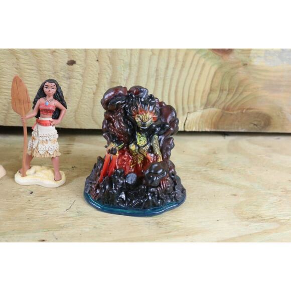 Disney Figures Lot of 5 Princess Moana Family Maui Moana Chief Tui Te Ka Lava - Picture 8 of 9